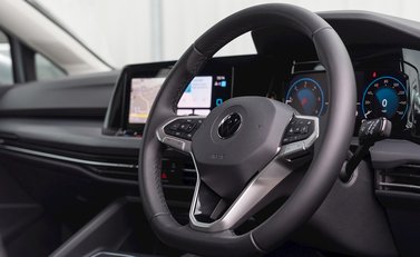 Volkswagen Golf 8 2.0 TDI Style 11