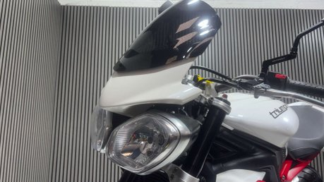Triumph Street Triple R 2013 13K EXCELLENT CONDITION NEW MOT 675CC TRIPLE 17