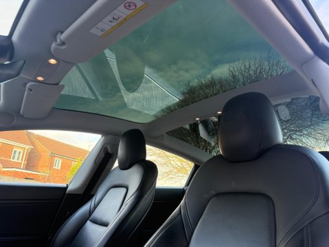 Tesla Model 3 (Dual Motor) Long Range Auto 4WDE 4dr 39