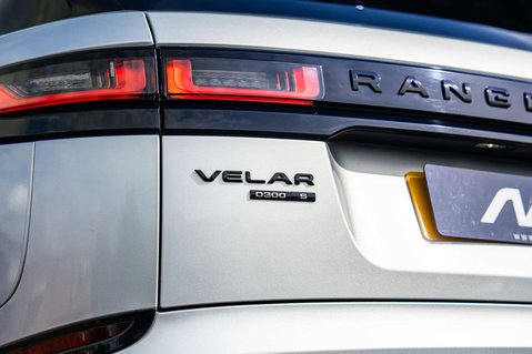 Land Rover Range Rover Velar 3.0 Range Rover Velar R-Dynamic S D300 Auto 4WD 5dr 60