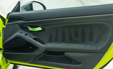 Porsche Cayman GT4 RS (718) 25