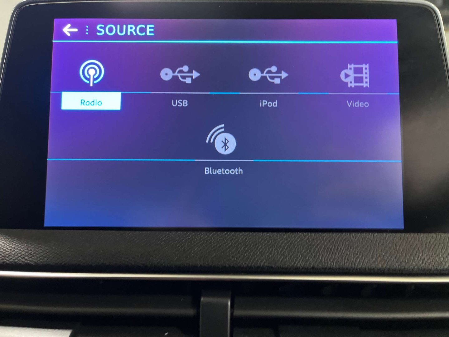 2019 Peugeot 3008 — image 17