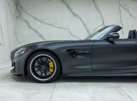 Mercedes-Benz AMG GT R Roadster 41