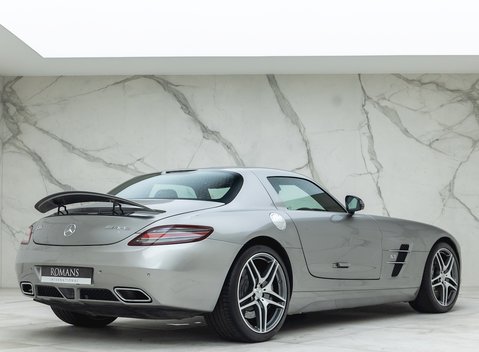 Mercedes-Benz SLS AMG 9