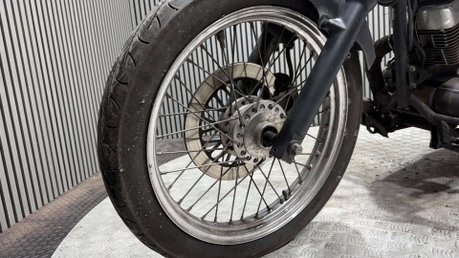 Suzuki Intruder 125 VL 2001 ONLY 13K CRUISER V TWIN PROJECT BIKE 125CC LEARNER 15
