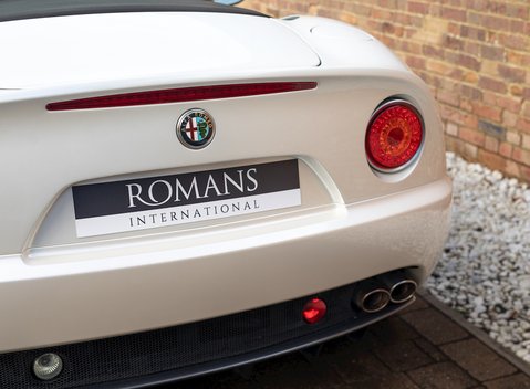 Alfa Romeo 8C Spider 25