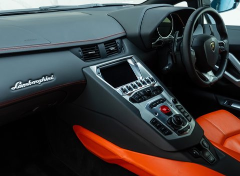 Lamborghini Aventador LP 700-4 16