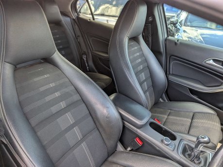 Mercedes-Benz GLA 1.6 GLA 180 Urban Edition 5dr 19
