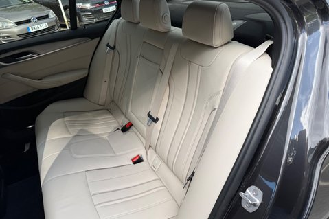 BMW 5 Series 520D M SPORT - RARE SOPHISTO GREY WITH IVORY LEATHER INTERIOR  32