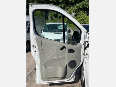 Renault Trafic 2.0 TD dCi SL27 Panel Van 4dr Diesel Manual L1 H1 (214 g/km, 115 bhp) 28