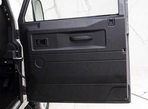 Land Rover Defender 90 Landmark 18