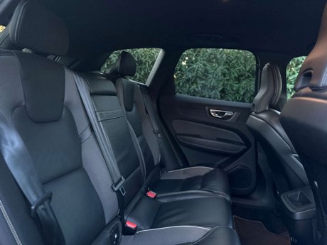 Volvo XC60 2.0 T5 R-Design Auto AWD Euro 6 (s/s) 5dr 31