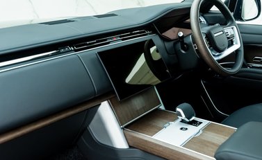 Land Rover Range Rover P460e Autobiography LWB 21