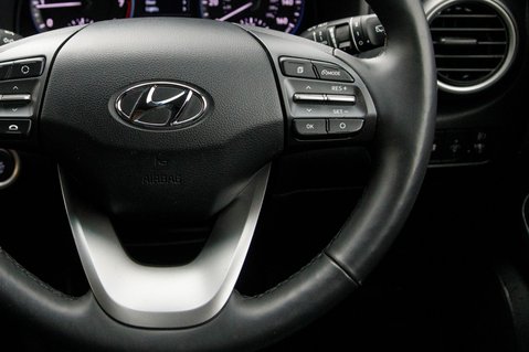Hyundai KONA PREMIUM SE 21