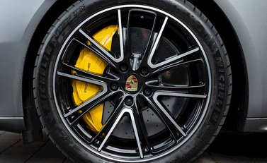 Porsche Panamera Turbo S E-Hybrid Sport Turismo 10