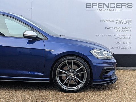 Volkswagen Golf R TSI 4MOTION DSG 11