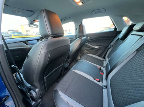 Vauxhall Grandland X 1.2 Grandland X Tech Line Nav T S/S 5dr - NATIONAL DELIVERY* 25