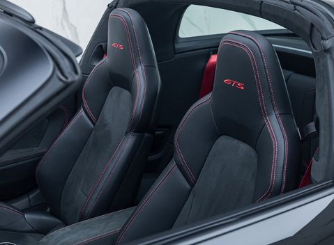 Porsche 911 Targa 4 GTS (992) 22