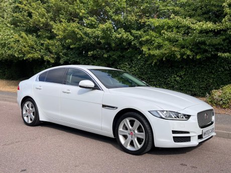 Jaguar XE 2.0i Portfolio Auto AWD Euro 6 (s/s) 4dr 61
