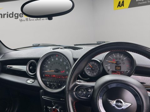 Mini Convertible 1.6 Cooper S Euro 5 (s/s) 2dr 24