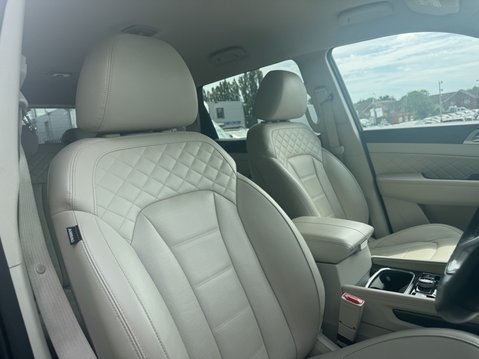 SsangYong Rexton 2.2D Ultimate SUV 5dr Diesel T-Tronic 4WD Euro 6 (181 ps) 11