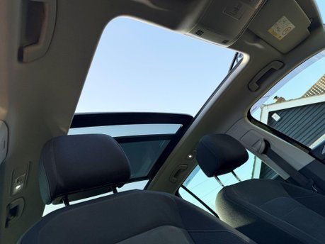 Volkswagen Tiguan 2.0 TDI BlueMotion Tech SEL Euro 6 (s/s) 5dr 3