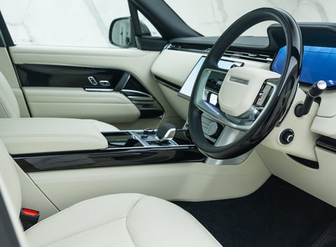 Land Rover Range Rover P400 AUTOBIOGRAPHY LWB 7 Seater 13