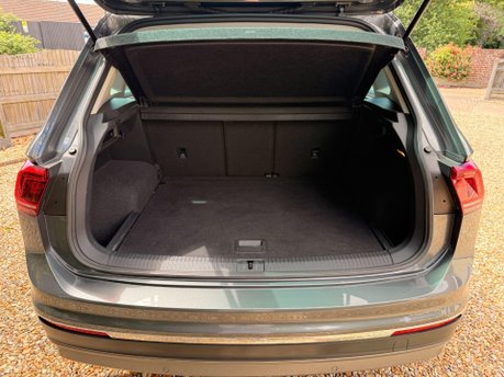 Volkswagen Tiguan 2.0 TDI SEL DSG 4Motion Euro 6 (s/s) 5dr 27