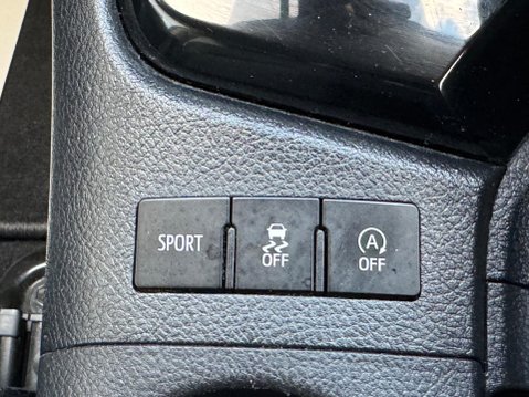 Toyota Auris 1.2 VVT-i Excel Touring Sports CVT Euro 6 (s/s) 5dr (Safety Sense) 31