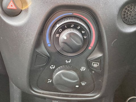 Toyota Aygo VVT-I X 26