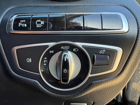 Mercedes-Benz GLC 2.1 GLC220d Sport (Premium) G-Tronic 4MATIC Euro 6 (s/s) 5dr 19