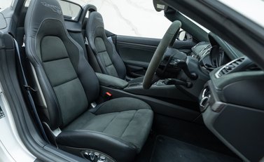 Porsche 718 SPYDER RS 17