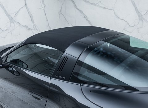 Porsche 911 Targa 4 GTS (992) 37