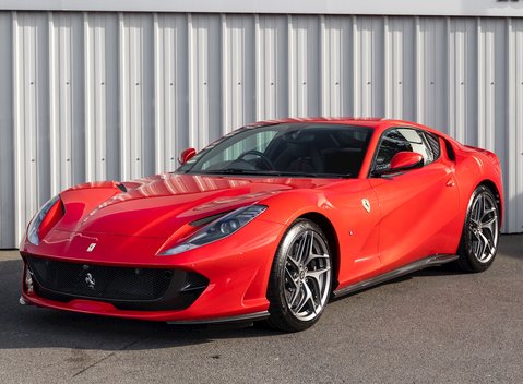 Ferrari 812 Superfast 6