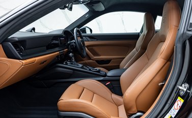 Porsche 911 GT3 TOURING (992.2) 19