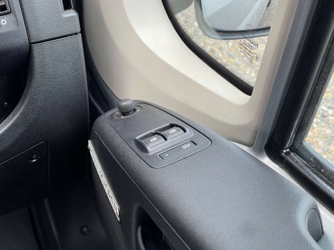 Peugeot Boxer 2.2 440 17seat Non-D1 accessible Minibus Lite with full ramp. L4 H2 Euro 6 26