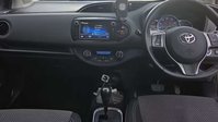 Toyota Yaris 1.5 VVT-h Icon Hatchback 5dr Petrol Hybrid E-CVT Euro 6 (101 ps) 25