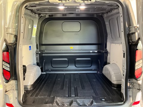 Ford Transit Custom 2.0 320 EcoBlue Limited Crew Van Auto L1 H1 Euro 6 (s/s) 5dr 9
