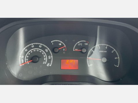 Vauxhall Combo 1.6 Turbo D 2000 Edition Panel Van 4dr Diesel Manual L1 H1 Euro 6 (75 ps) 28
