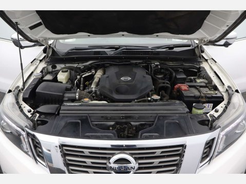 Nissan Navara 2.3 Navara Tekna dCi Auto 4WD 5dr 62