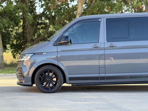 Volkswagen Transporter 2.0 Transporter T32 Sportline Black Edition TDI Semi-Auto 15