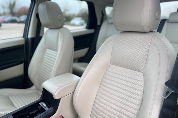 Land Rover Discovery Sport 2.2 SD4 HSE LUXURY AUTOMATIC 31