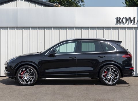 Porsche Cayenne Turbo 2