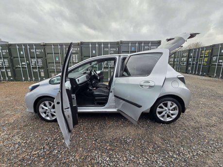 Toyota Yaris 1.5 VVT-h T Spirit Hatchback 5dr Petrol Hybrid CVT Euro 5 (101 ps) 11