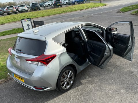 Toyota Auris VVT-I EXCEL HYBRID AUTO 15