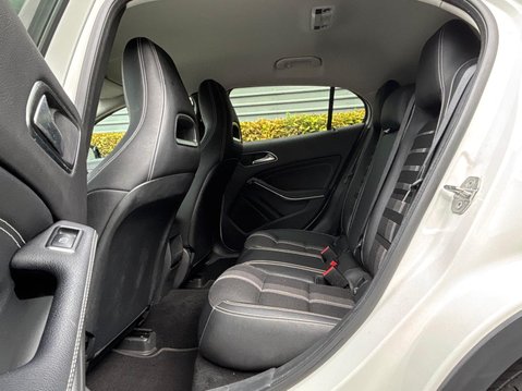Mercedes-Benz GLA Class GLA 180 URBAN EDITION 27