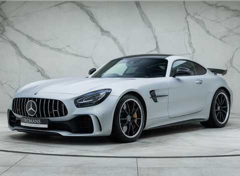 Mercedes-Benz AMG GT R 1