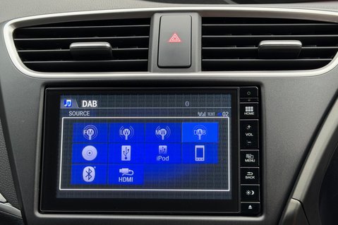Honda Civic I-VTEC SE PLUS NAVI AUTOMATIC - ONE LADY OWNER - REVERSE CAMERA 39