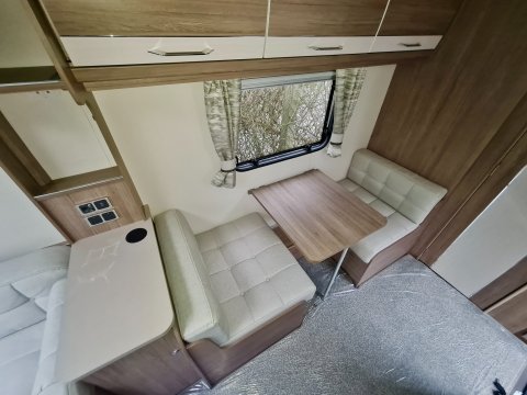 Coachman VIP 520 14