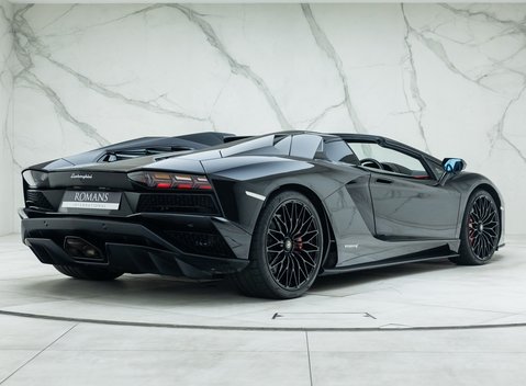 Lamborghini Aventador S LP 740-4 Roadster 6